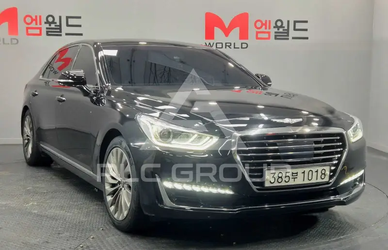 2017 Genesis EQ900