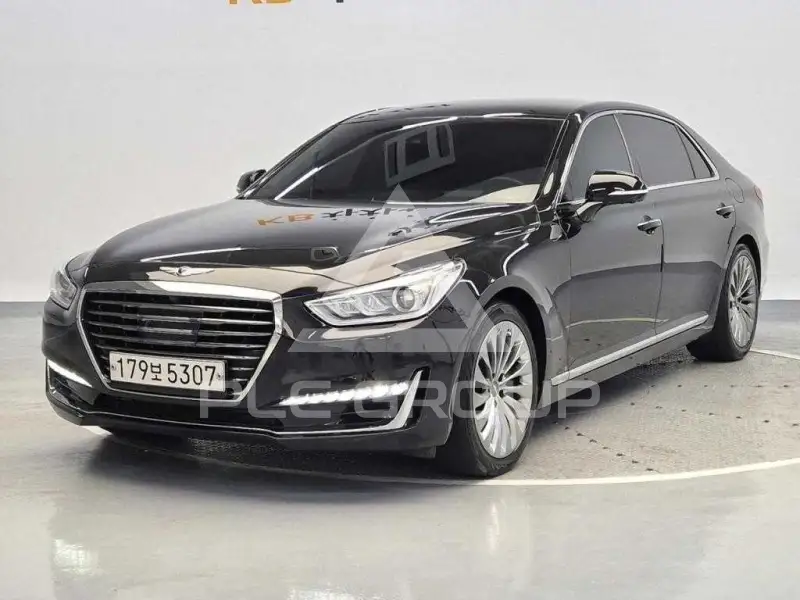 2018 Genesis EQ900