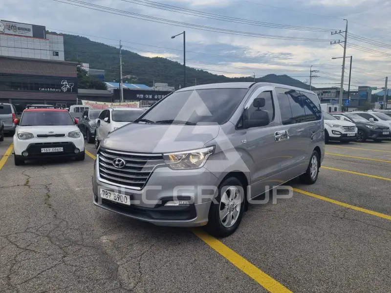 2018 Hyundai Grand Starex