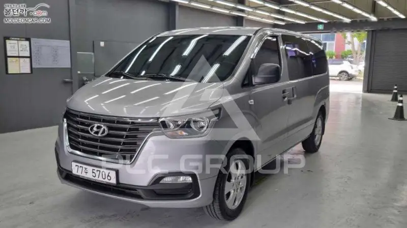 2018 Hyundai Grand Starex