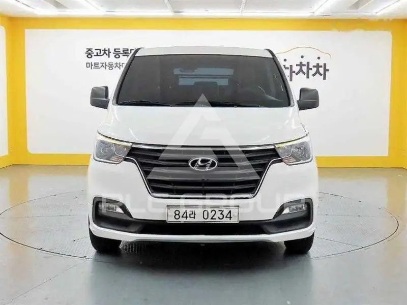 2018 Hyundai Grand Starex