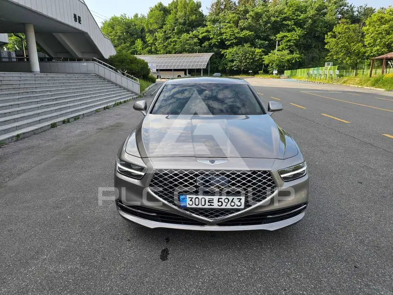 2021 Genesis G90