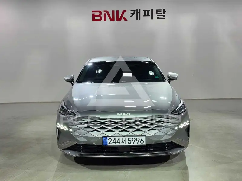 2022 KIA K8