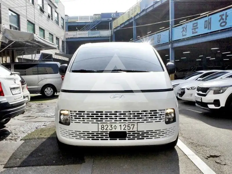 2022 Hyundai Staria