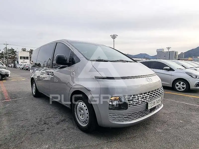 2022 Hyundai Staria