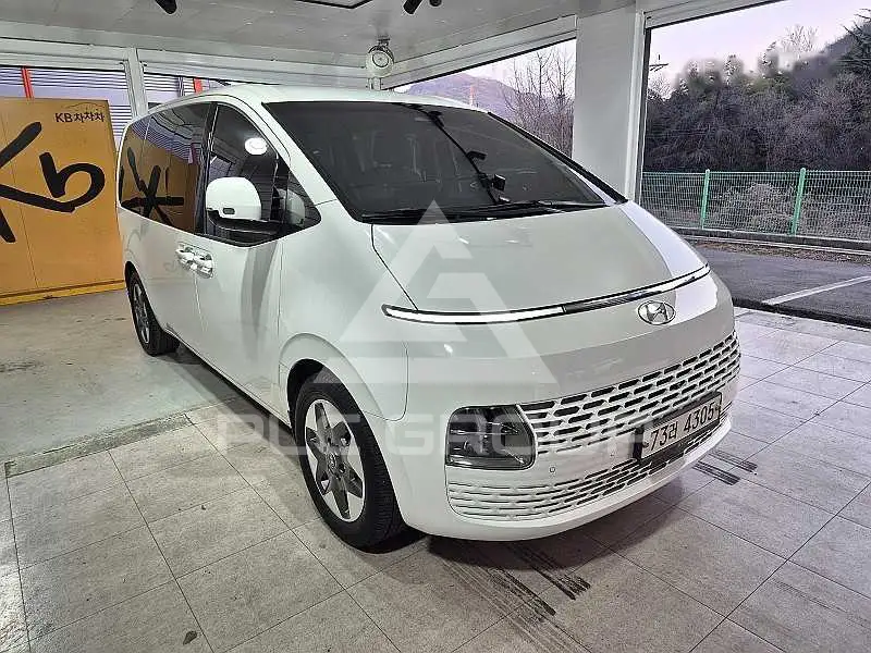 2022 Hyundai Staria