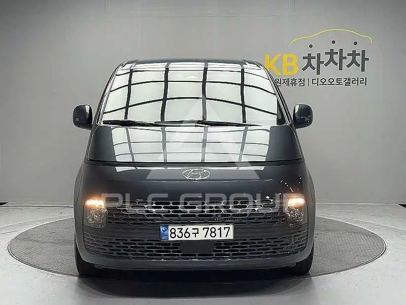 2023 Hyundai Staria