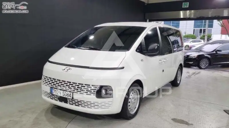 2024 Hyundai Staria