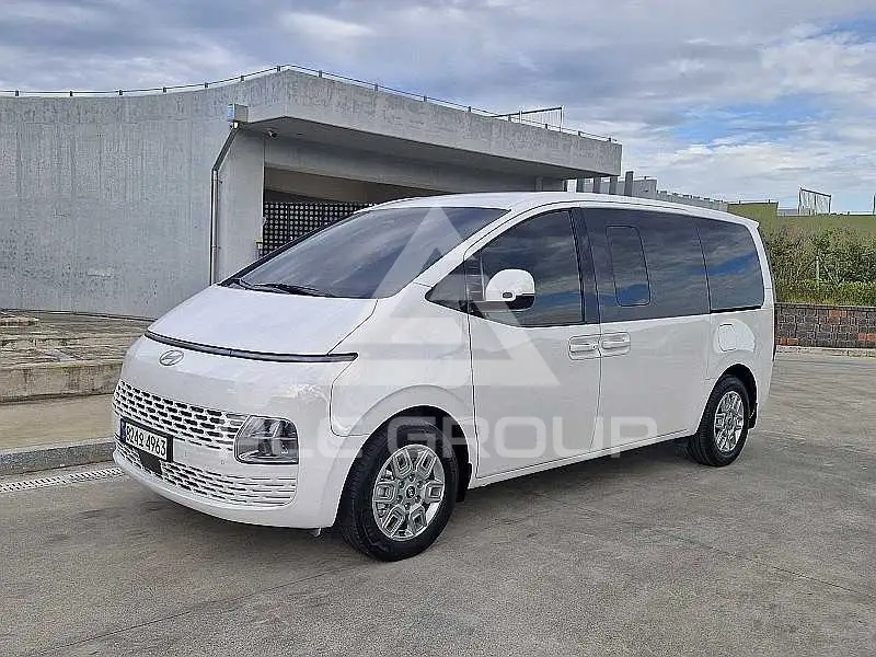 2025 Hyundai Staria
