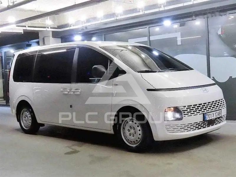 2025 Hyundai Staria