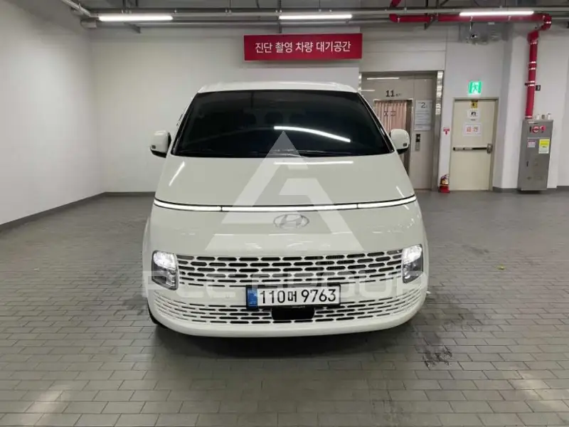 2025 Hyundai Staria