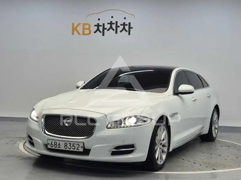 2012 Jaguar XJ