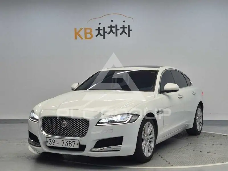 2018 Jaguar XF