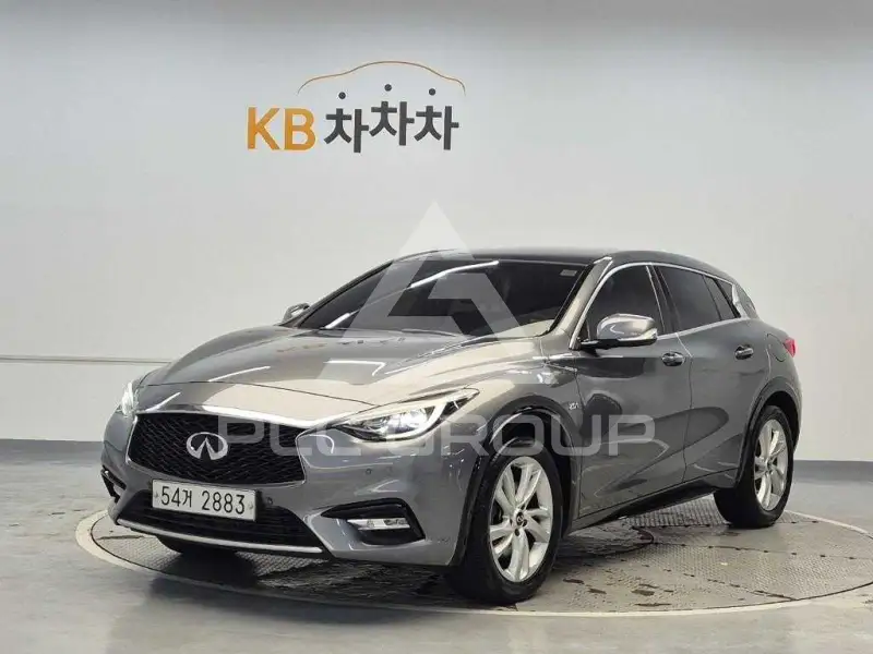 2019 Infinity Q30