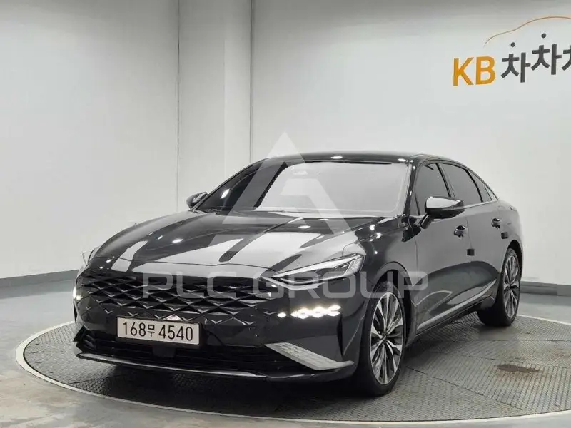2021 KIA K8