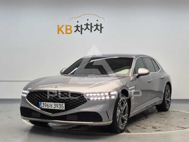 2022 Genesis G90