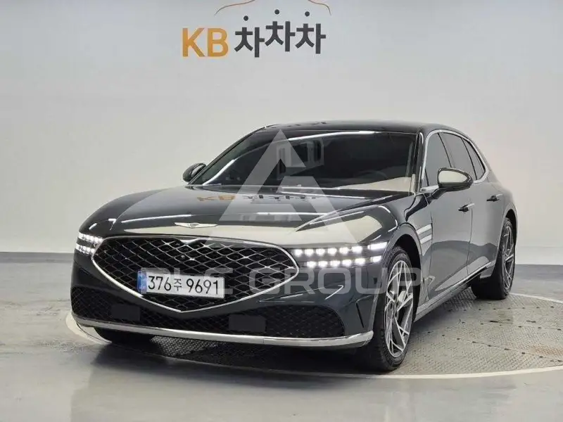 2022 Genesis G90