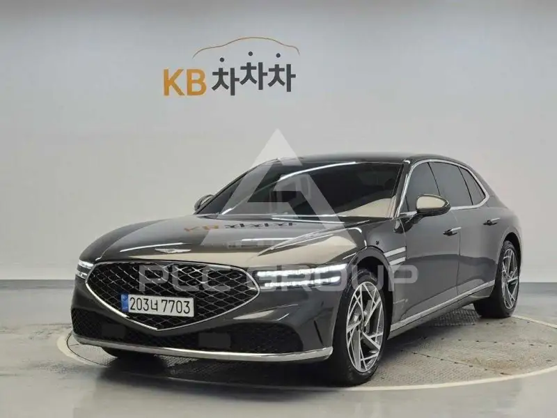 2022 Genesis G90