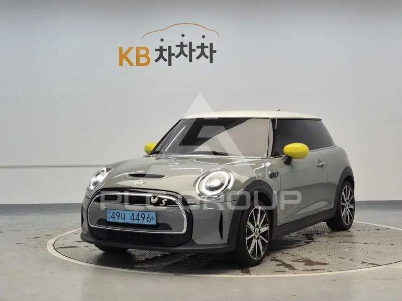 2022 Mini Hatch