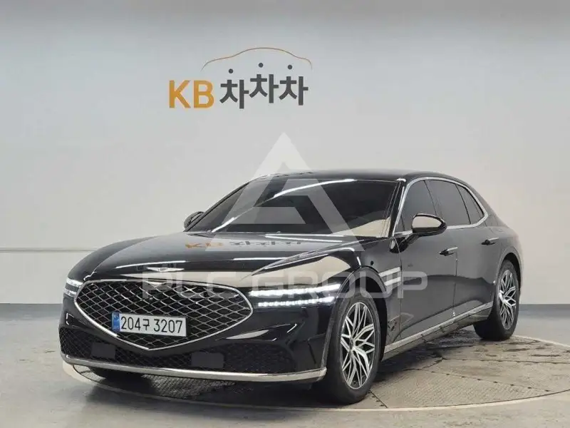 2023 Genesis G90