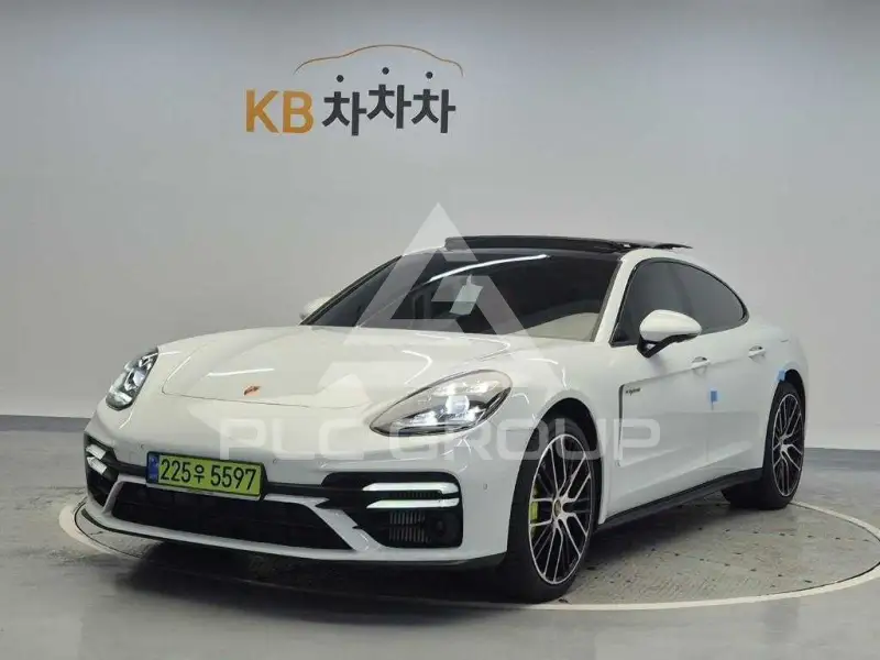 2024 Porsche PANAMERA