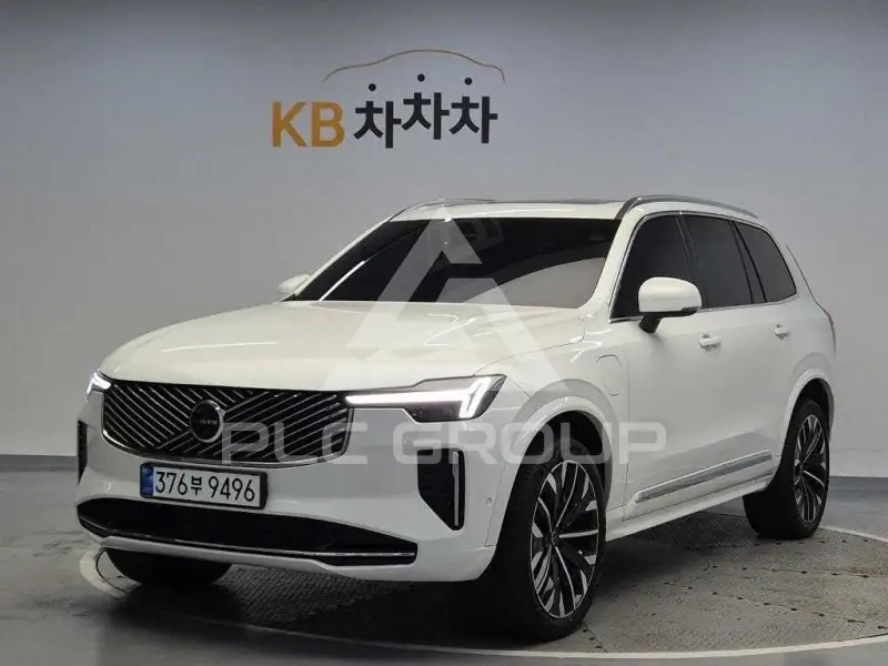 2025 Volvo 