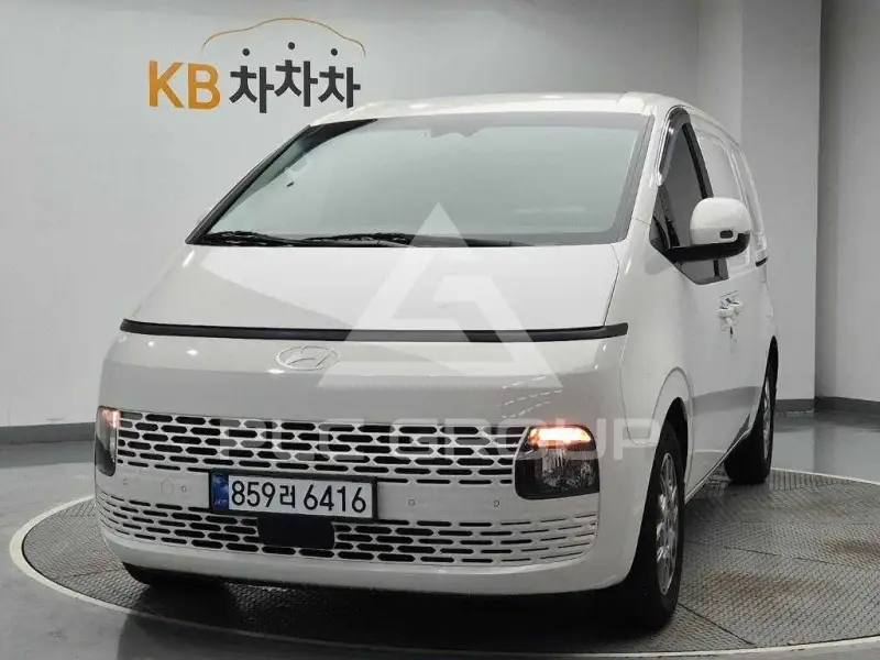 2025 Hyundai Staria
