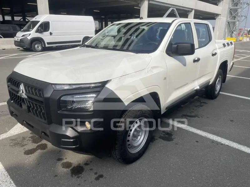 2025 Mitsubishi L200 фото