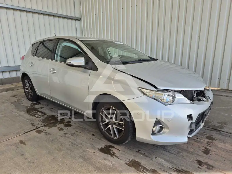 2015 Toyota AURIS