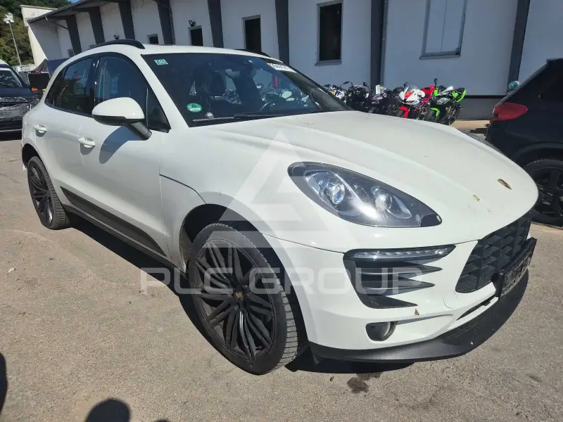 2016 Porsche MACAN