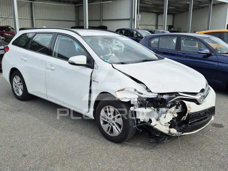 2016 Toyota AURIS