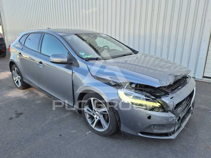 2017 Volvo V40