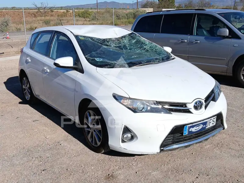 2015 Toyota AURIS