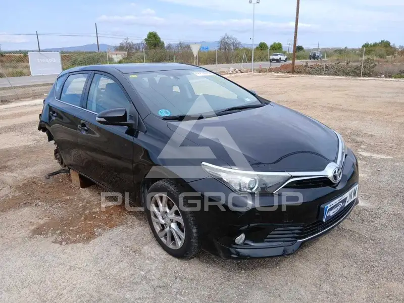 2015 Toyota AURIS