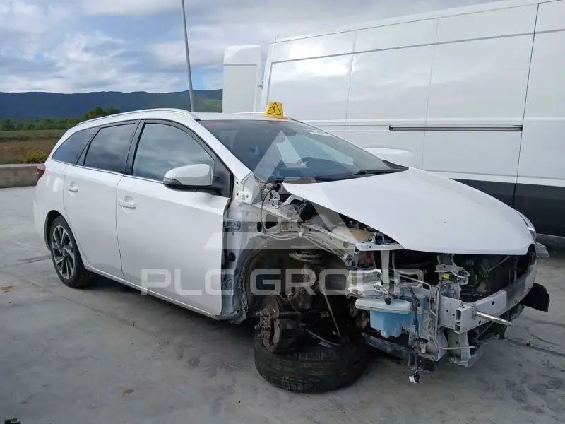 2016 Toyota AURIS