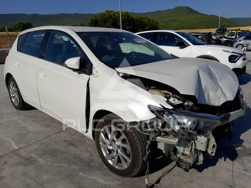 2016 Toyota AURIS