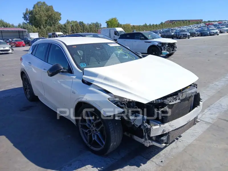 2017 Infinity Q30