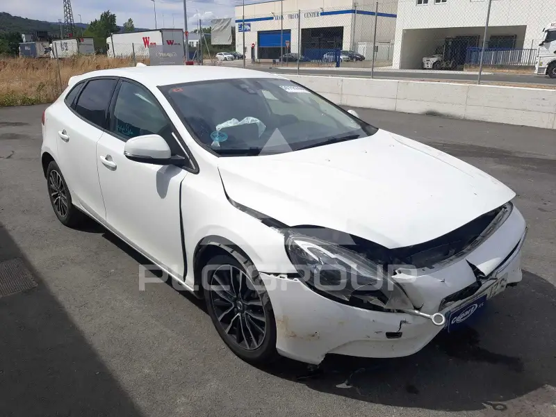 2017 Volvo V40