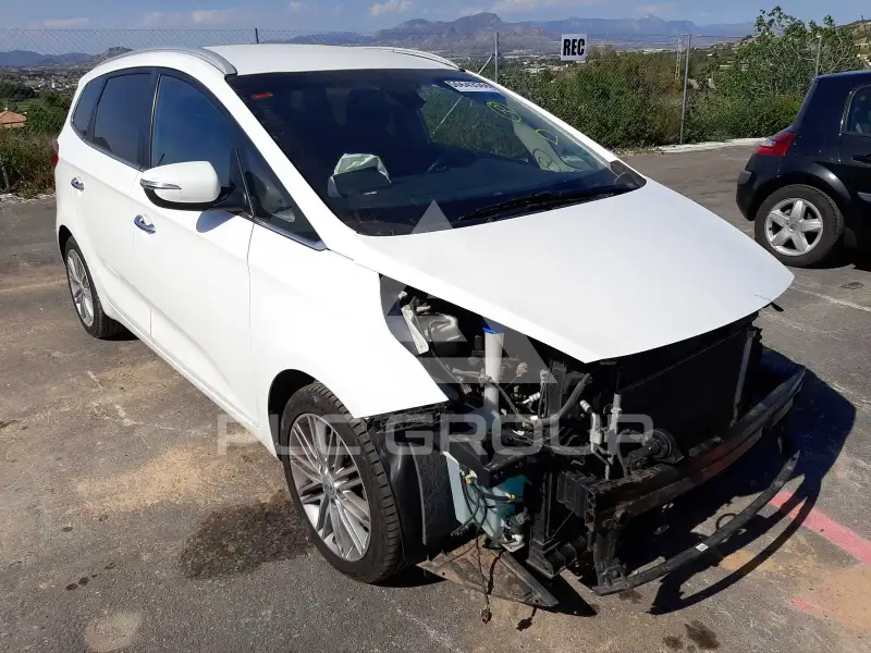 2017 KIA Carens