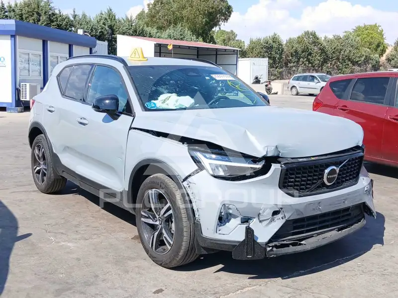 2024 Volvo XC40