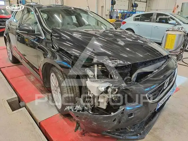 2015 Volvo V40