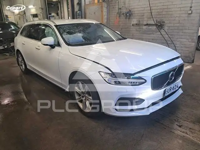 2017 Volvo V90