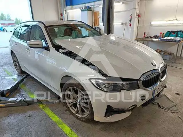 2021 BMW 300