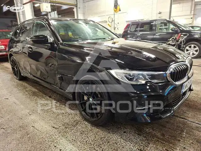 2021 BMW 300