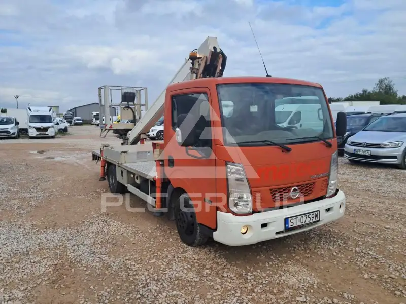 2014 Nissan NT400