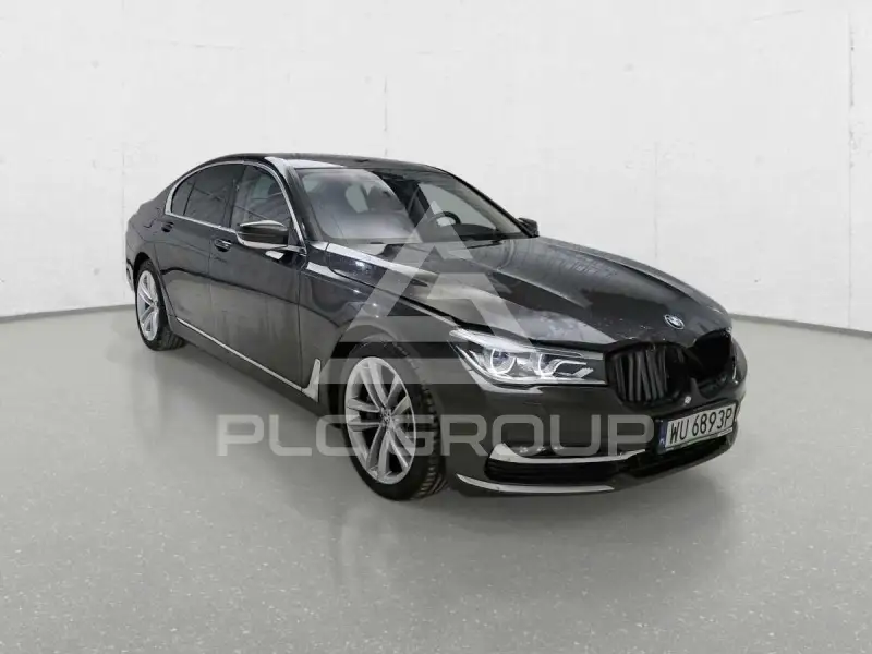 2016 BMW 740