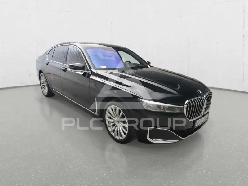 2021 BMW 740