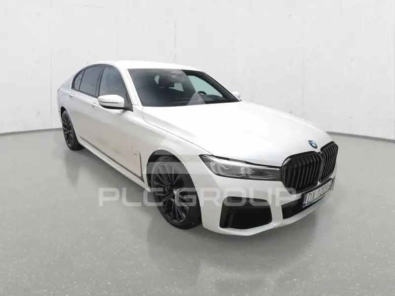 2021 BMW 730