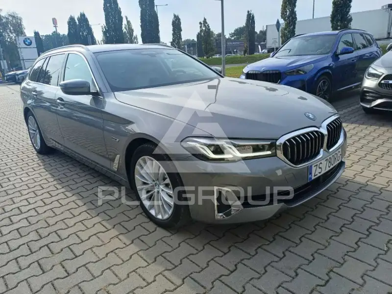 2022 BMW 530