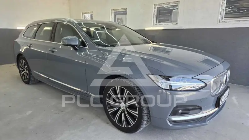 2022 Volvo V90